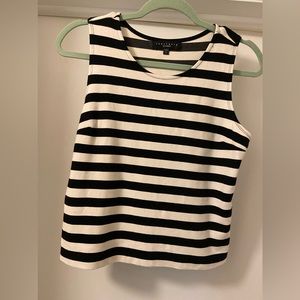 Black and cream sleeveless stretchy top